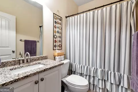 Bath - 1424 Silvergate Way, Winder, GA 30680 photo 1 of 3