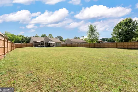 Exterior - 1424 Silvergate Way, Winder, GA 30680 photo 8 of 9