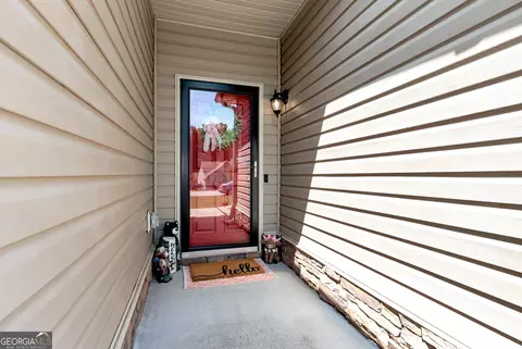 Exterior - 1424 Silvergate Way, Winder, GA 30680 photo 2 of 9