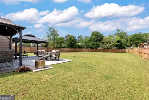 Exterior - 1424 Silvergate Way, Winder, GA 30680 photo 5 of 9