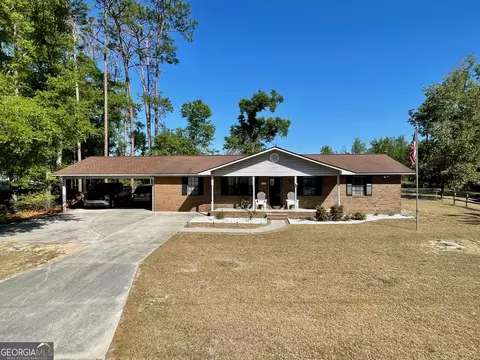 121 Camellia Dr, Reidsville, GA 30453
