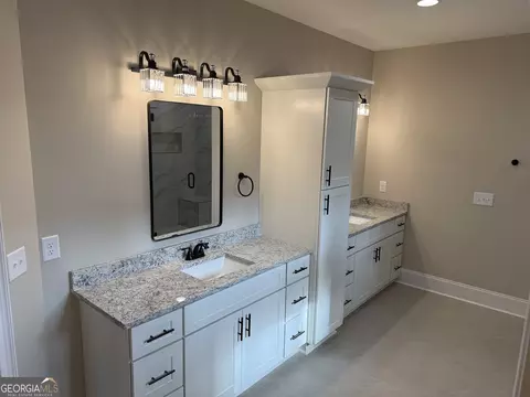 Bath - 35 Mattie Ct, Mansfield, GA 30055 photo 6 of 9