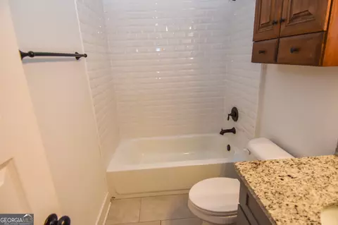 Bath - 158 Conner Ln, Williamson, GA 30292 photo 11 of 14