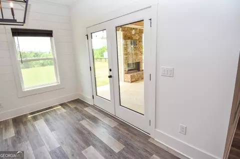 Dining - 158 Conner Ln, Williamson, GA 30292 photo 2 of 2