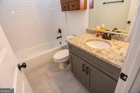 Bath - 158 Conner Ln, Williamson, GA 30292 photo 8 of 14