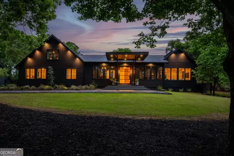 1027 Fischer Rd, Sharpsburg, GA 30277