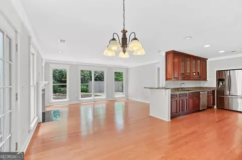 Living - 114 Wellington Dr, Lagrange, GA 30241 photo 4 of 7