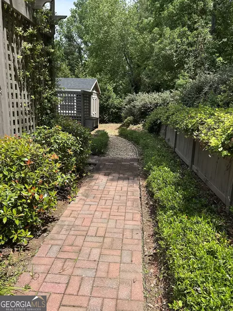 Exterior - 114 Wellington Dr, Lagrange, GA 30241 photo 9 of 21