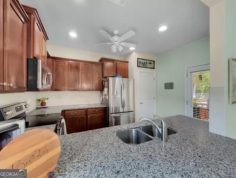 Kitchen - 155 Carrington Dr, Commerce, GA 30529 photo 2 of 3