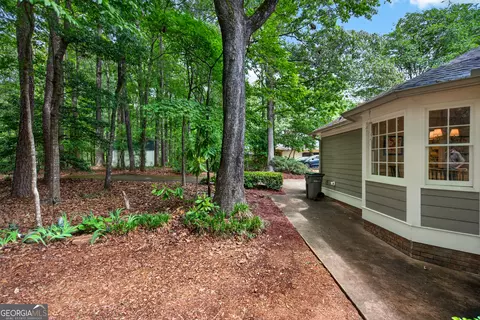 Exterior - 501 Ashford Cir, Lagrange, GA 30240 photo 4 of 18