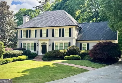 7785 Landowne Dr, Sandy Springs, GA 30350
