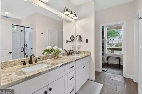 Bath - 3585 Patricks Path, Canton, GA 30115 photo 3 of 7