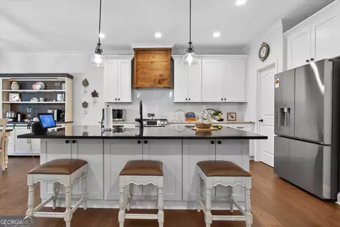 Kitchen - 3585 Patricks Path, Canton, GA 30115 photo 3 of 5