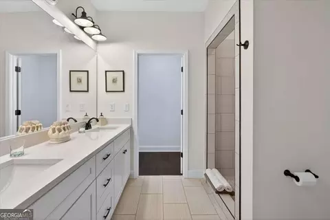 Bath - 3585 Patricks Path, Canton, GA 30115 photo 4 of 7