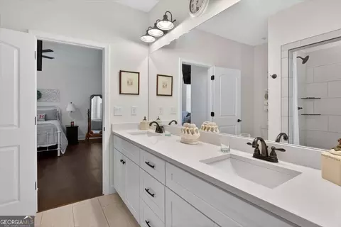 Bath - 3585 Patricks Path, Canton, GA 30115 photo 5 of 7