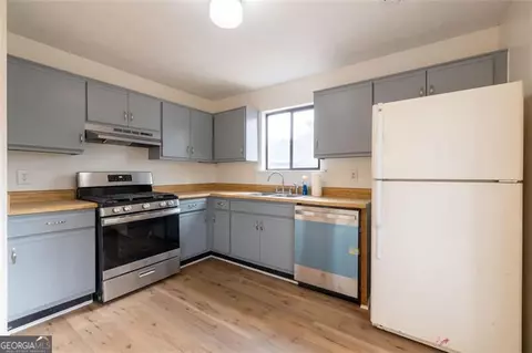 Kitchen - 3927 Centennial Trl, Duluth, GA 30096 photo 1 of 1