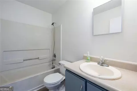 Bath - 3927 Centennial Trl, Duluth, GA 30096 photo 1 of 1