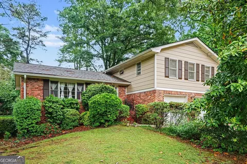 1252 Sheppard Dr SW, Lilburn, GA 30047