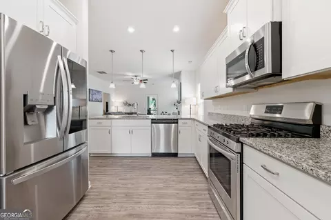 Kitchen - 192 Kimberleys Xing, Jasper, GA 30143 photo 1 of 3