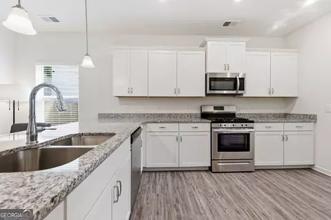 Kitchen - 192 Kimberleys Xing, Jasper, GA 30143 photo 3 of 3