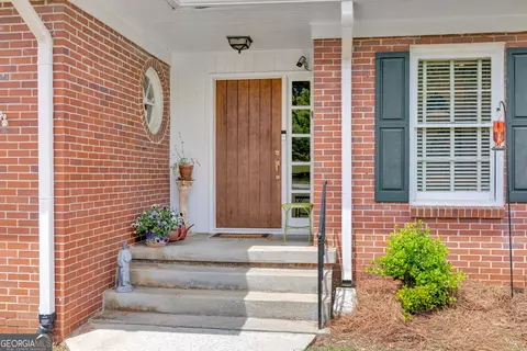 Exterior - 4133 Brookhaven Dr, Covington, GA 30014 photo 2 of 15