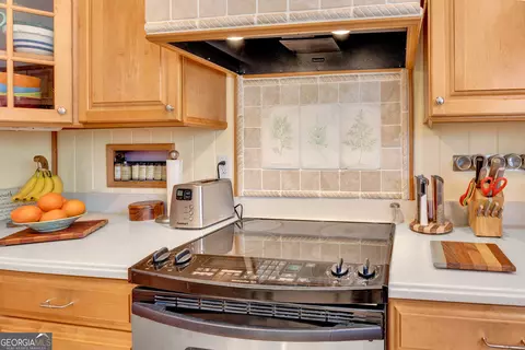 Kitchen - 4133 Brookhaven Dr, Covington, GA 30014 photo 4 of 5
