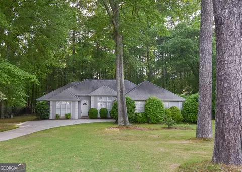 55 Beaubrook Ln, Sharpsburg, GA 30277