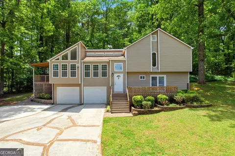2383 Black Oak Dr, Marietta, GA 30066