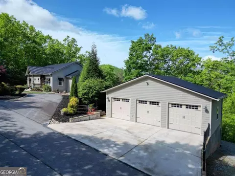 2406 Big Cove Dr, Hiawassee, GA 30546
