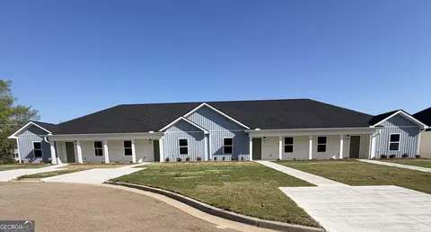 317 Airman Blvd, Warner Robins, GA 31088