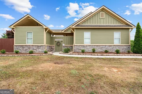 104 Field Dr, Hogansville, GA 30230