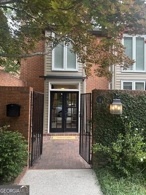 8 Willow Gln NE, Atlanta, GA 30342