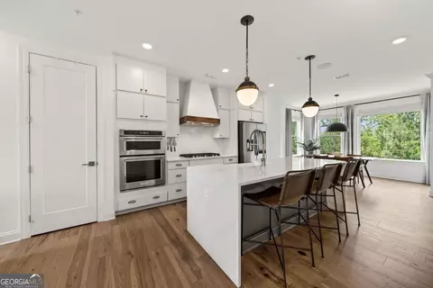 6589 Beacon Dr, Sandy Springs, GA 30328