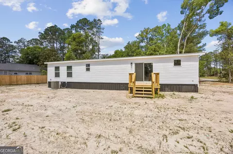 Exterior - 206 Elm St, Folkston, GA 31537 photo 6 of 9