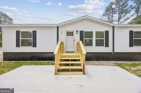 Exterior - 206 Elm St, Folkston, GA 31537 photo 2 of 9