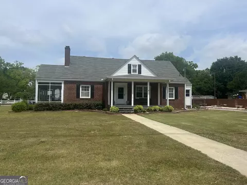 6127 Newton Dr NE, Covington, GA 30014