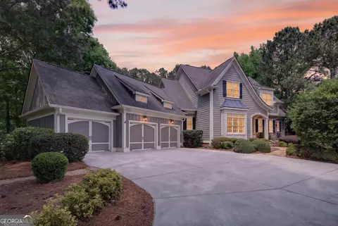 110 Newhaven Dr, Fayetteville, GA 30215