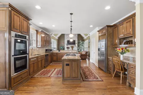 Kitchen - 5356 Settles Bridge Rd, Suwanee, GA 30024 photo 2 of 6