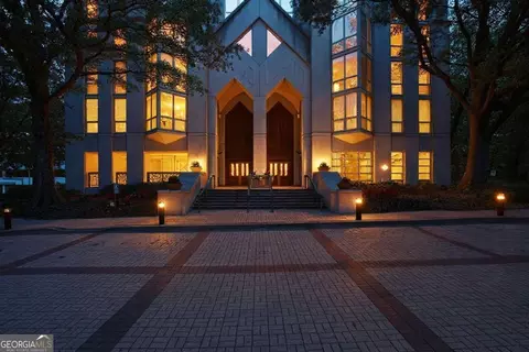 2870 Pharr Court South NW #207, Atlanta, GA 30305