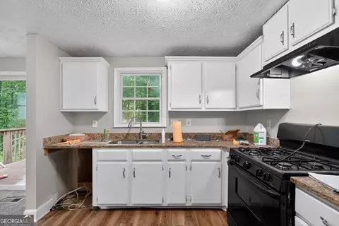 Kitchen - 2075 Countydown Ln, Stone Mountain, GA 30088 photo 2 of 2