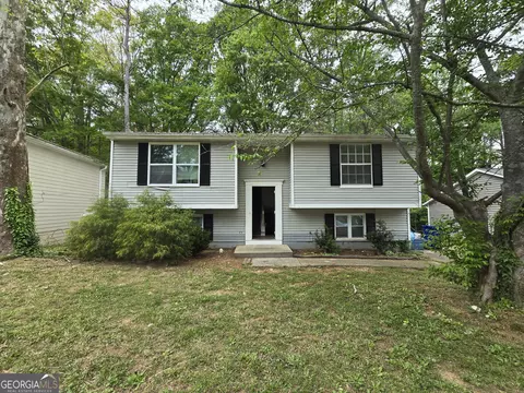 2075 Countydown Ln, Stone Mountain, GA 30088