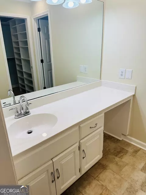 Bath - 100 Rover Rd, Williamson, GA 30292 photo 2 of 2