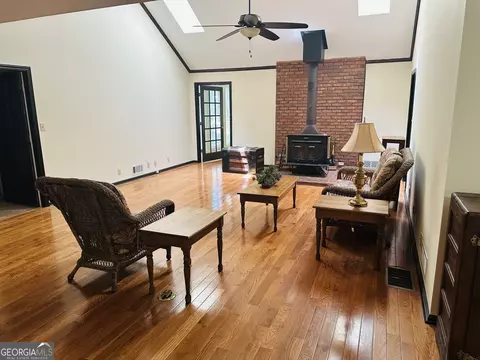 Living - 100 Rover Rd, Williamson, GA 30292 photo 2 of 2