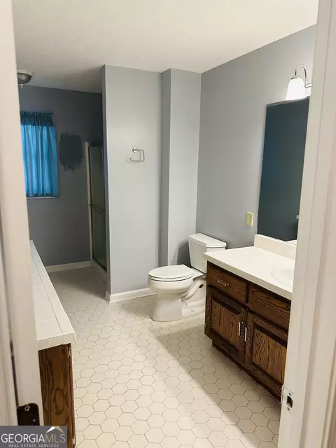 Bath - 100 Rover Rd, Williamson, GA 30292 photo 1 of 2