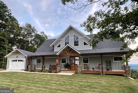 945 Hickory Nut Mountain Rd, Clarkesville, GA 30523