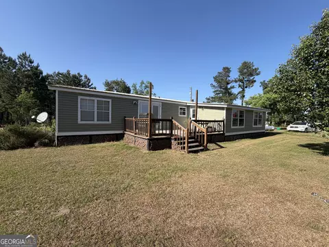 40 Azalea Dr, Hazlehurst, GA 31539