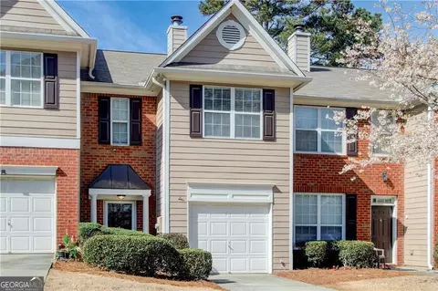 27 Oak Green Dr, Lawrenceville, GA 30044
