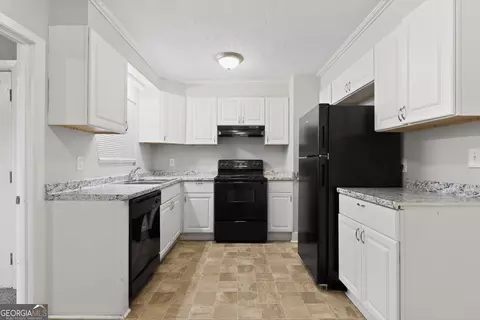 Kitchen - 2617 Blueberry Dr, Augusta, GA 30906 photo 2 of 4