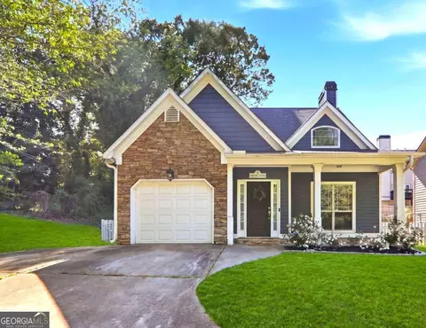 1094 Fourth St, Stone Mountain, GA 30083