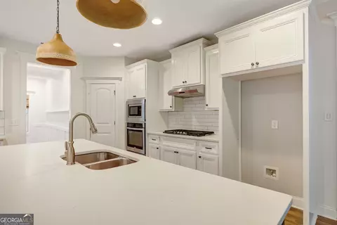 Kitchen - 105 Laurel Forest Dr, Tyrone, GA 30290 photo 4 of 6